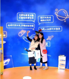 九色 PORNY：全新视觉体验与内容创作的结合，推动成人娱乐行业的创新发展与多元化趋势