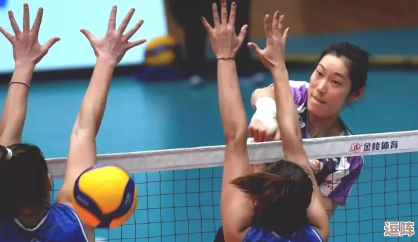 甘雨的腿法娴熟脚法，引发全网热议！网友称其技巧堪比职业运动员，震惊足坛界！