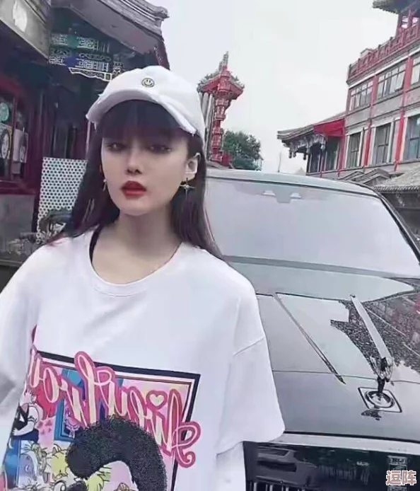 甘雨的腿法娴熟脚法，引发全网热议！网友称其技巧堪比职业运动员，震惊足坛界！