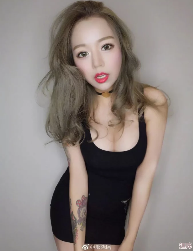 震惊！国产精品伦子伦露脸，国内外网友热议其大胆表现，话题迅速引发广泛关注！