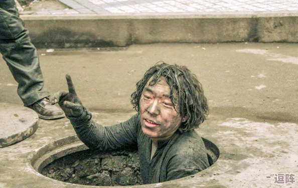 裸体精品BBBBBBBBB引发广泛关注，神秘艺术家的大胆创作颠覆了传统审美标准，震撼全网！