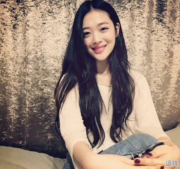 张筱雨去到水上楼阁，震惊全场的神秘嘉宾身份曝光，引发网友热议！