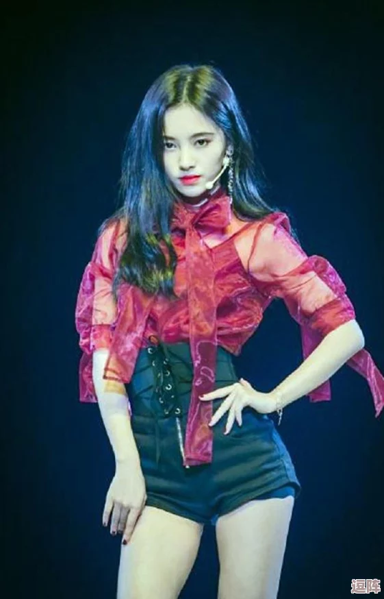 鞠婧祎-脱-了-内-裤-打开腿桶爽，惊曝私密生活内幕，令人意想不到的背后真相大白！