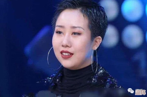 国内年轻的女RAPPER崛起：她们如何在音乐圈中打破性别壁垒与传统观念，展现自我风格与力量